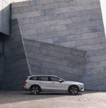 Volvo V60 T5 Cross Country 2018 года (WW)